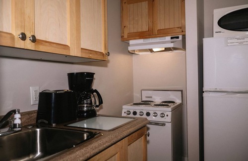 Saint Quentin Cottage | Spacious Private Vacation Rental at Charming Inn near Saint-Quentin, New Brunswick