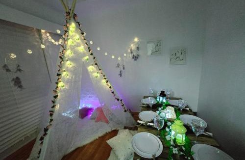 Burnaby Villa | Spacious Private Cozy 2br Home with TeePee Dining Room! Private Parking! Self Check-in