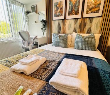 Birmingham House | Spacious Private self contained room with Private dedicated Bathroom - Selly Oak Birmingham R2