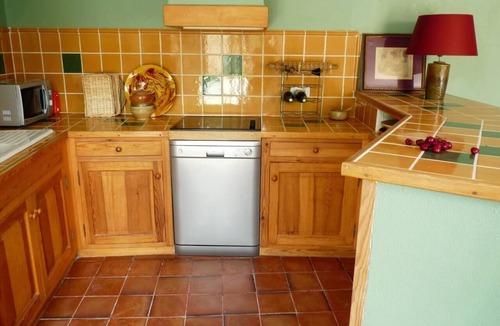 Vacqueyras Cottage | Spacious Provençal apartment at the heart of an organic vineyard