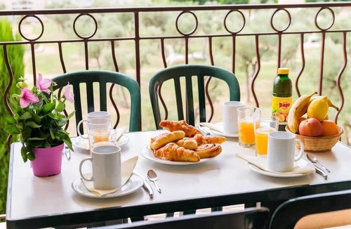 Paradou Apartment | Spacious Provence retreat for 8 guests