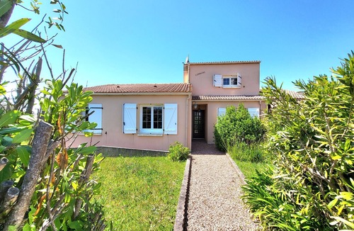 Chateau-d'Olonne House | Spacious, Quiet House with Parking, WiFi & Garden, Near Shops and Beach