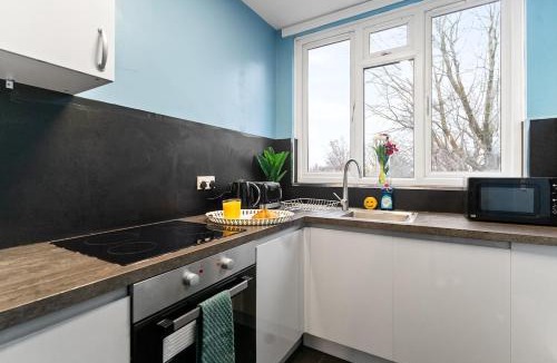 Moseley Apartment | Spacious Quiet - 1 Bedroom Flat