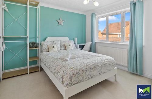 Rufford House | SPACIOUS, Quiet, 5 Bed 2 Bath House with Free Parking, near NEC, Solihull & Airport
