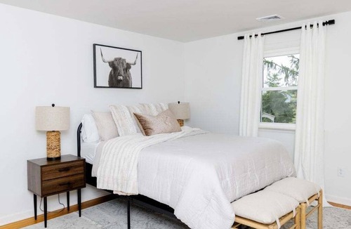 Leola House | Spacious & Quiet Amish Farm Stay - 16+ Guests