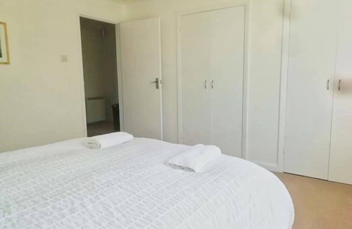 St Austell Condo | Spacious, Quite Spot, Near Charlestown & Beaches