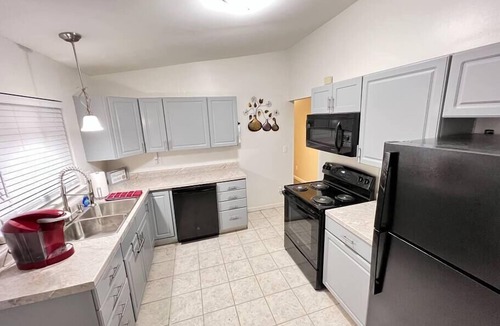 Parkdale House | Spacious Ranch Quiet Area 20 Min to Kings Island