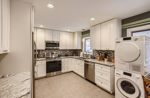 University Hills House | Spacious Ranch with Light Rail Access, 10 Guests