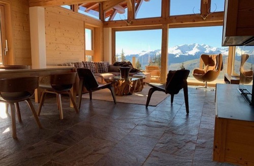 Arc-1800 Ski Chalet | Spacious Renovated Chalet · Terrace · Sleeps 10 · Free Wifi