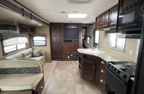 Cheyenne House | Spacious recreational vehicle in Cheyenne 2 bunks two sofa beds and one master