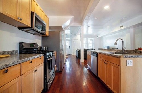Petworth House | Spacious, Relaxing, 4 Bd 3.5 Ba Home In Petworth!
