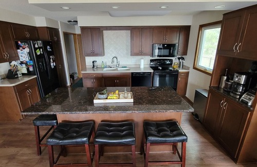 Rochester House | Spacious, Relaxing, 5 Bedroom Home near Mayo Clinic in Rochester, MN.