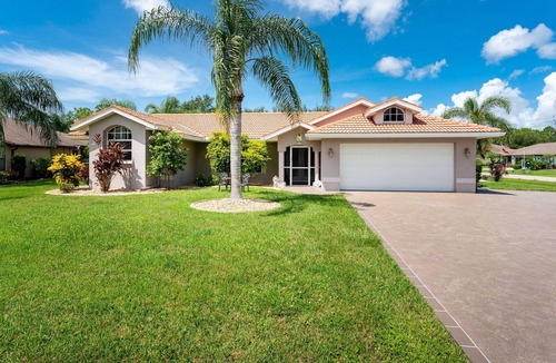 Deep Creek House | Spacious relaxing home with pool and spa