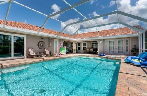 Deep Creek House | Spacious relaxing home with pool and spa
