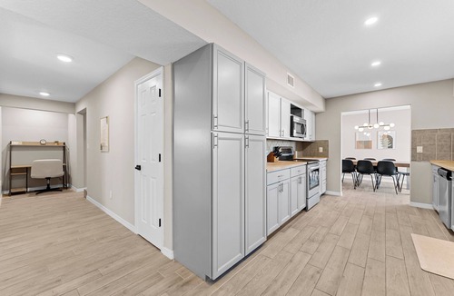 Bay Crest Park House | Spacious & Relaxing Tampa Escape w/Heated Pool, Minigolf, Firepit