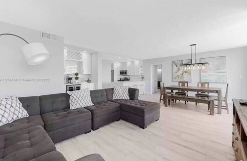 Plantation Key Apartment | Spacious & Remodeled condo w/sunset views!