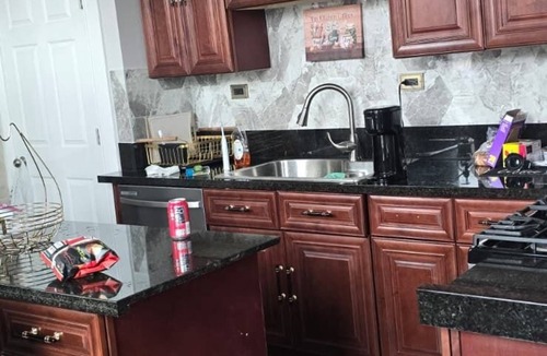 The Gap Apartment | Spacious & Renovated 3BR/2BA Full Kitchen. Steps from McCormick Place & the Loop