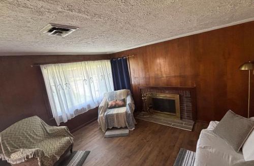 Middlesboro Villa | Spacious Renovated Ranch Retreat - Tackett Creek