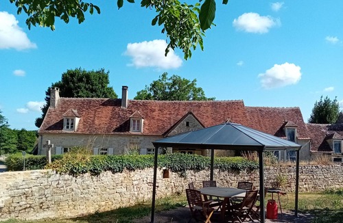 La Celle Apartment | Spacious rental in restored former priory