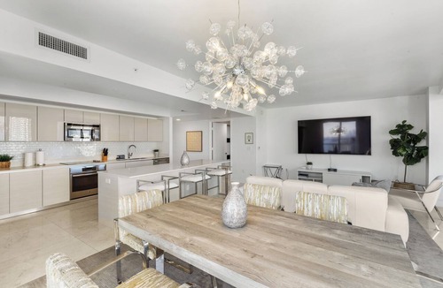 Hallandale Beach Condo | Spacious Resort Condo: Modern Comforts & Miami Vibes - 25 min to MAJOR INTERNATIONAL SPORTING EVENT!