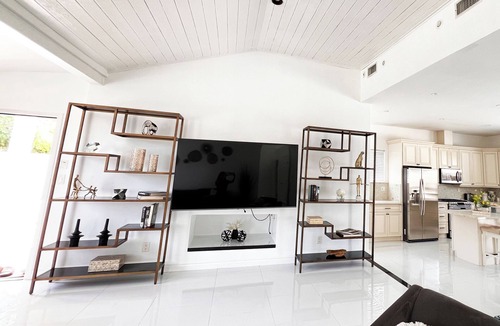 Tarzana Apartment | Spacious Resort Style Residence with Detached Casita, Pool & Spa