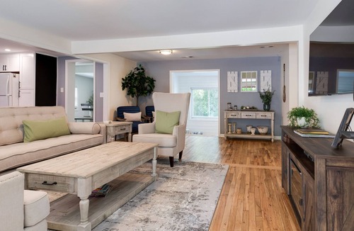 Fairview House | Spacious Retreat- Perfect for Families & Groups!