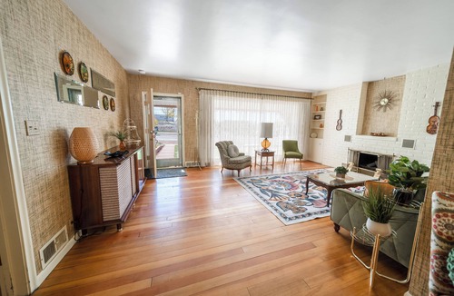 Price House | Spacious, Retro Charm, Mid-Century, Fenced Yard, BBQ, Family Friendly, Central!