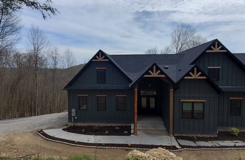 Bruceton Mills House | Spacious Ridge-Top Retreat in Whitewater Preserve near Coopers Rock & Morgantown
