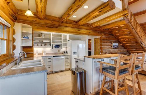 Glenwood Springs House | Spacious Rifle Cabin w/Deck + Mountain Views!