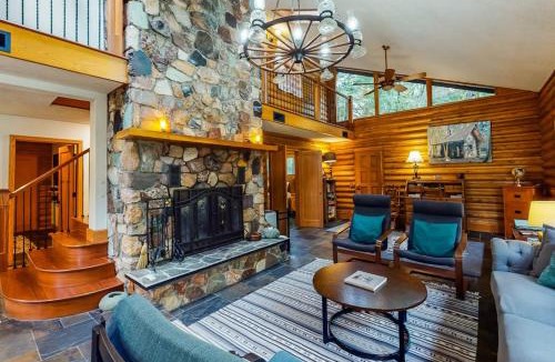 Washougal House | Spacious riverfront lodge with beach access private hot tub & forest views