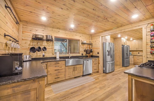 Island Park Cabin | Spacious Riverfront Cabin with Hot Tub, Fire pit, Near Park