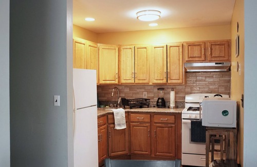 Queens Apartment | Spacious Rockaway Retreat Surf & WFH-Ready3-BR apartment in charming Queens