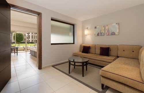 Zawiyat Sidi Musa Hotel | Spacious Room for Family/Friends - Free Breakfast and with Swimming Pool