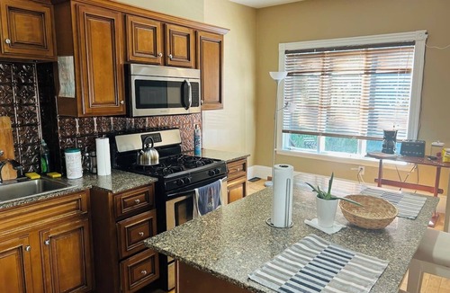 Federal Hill House | Spacious room in Federal Hill near Downtown