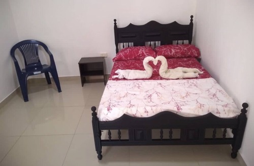 Sur Oriente House | Spacious room with air conditioning and private bathroom