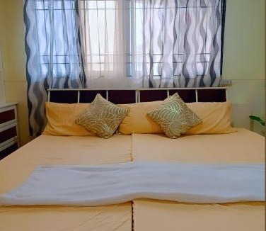 Baguio House | Spacious room with view