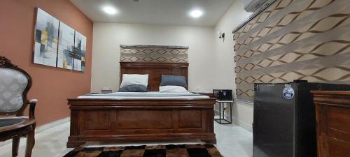Gulshan-e-Iqbal House | Spacious Rooms on 1st Floor Gulshan e Iqbal BLK7