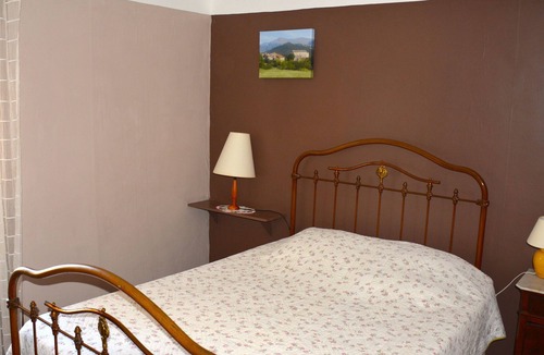 La Palud-sur-Verdon Hotel | Spacious rustic house in the middle of the fields and near the village