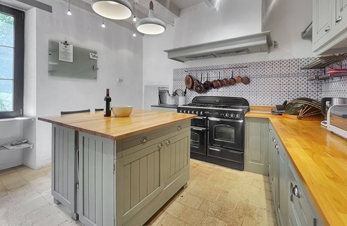 Nonac House | Spacious rural get-away with pool & yoga studio. Perfect for family groups