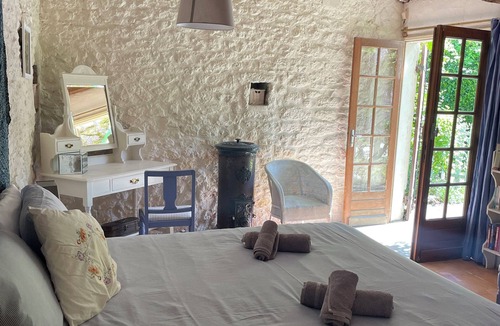 La Roquille House | Spacious, rustic charm for 10, with pool, in Dordogne Aquitaine