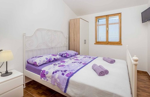 Poljica House | Spacious rustic holiday house PLOVANIJA