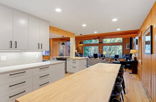 Snowbird Cabin | Spacious Scandinavian Cabin in the Mountains - Perfect for Reunions & Retreats