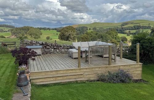 West Linton House | Spacious Scottish Borders House with Hot Tub