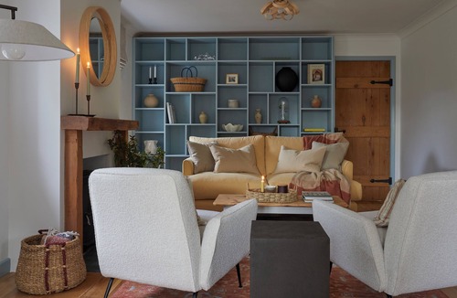 Nettlestone House | Spacious seaside home, stroll to the beach! A perfect Isle of Wight getaway.