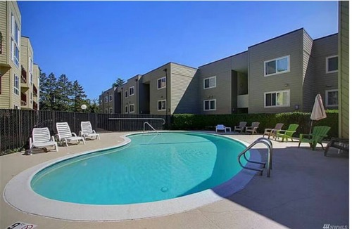 View Ridge Condo | Spacious Seattle Retreat Near Beach, Trails & Parks