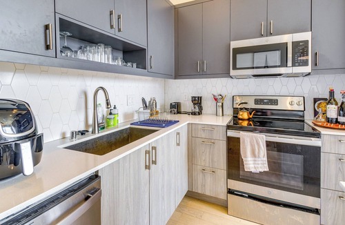 Fairmount Park House | Spacious Seattle Vacation Rental w/ Rooftop Patio!
