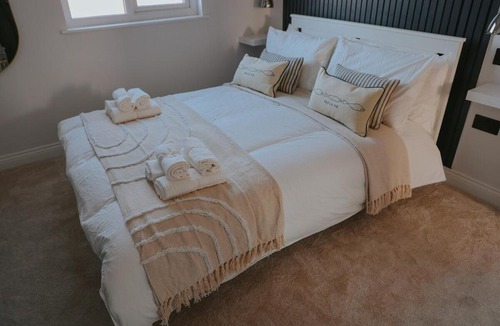 Heworth Apartment | Spacious Second Floor Apartment