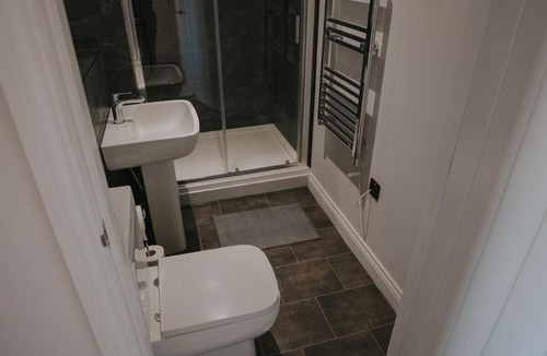 Heworth Apartment | Spacious Second Floor Apartment