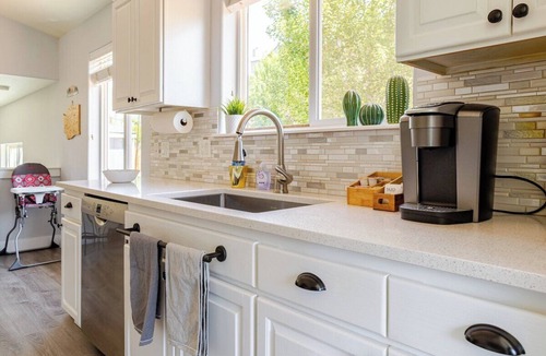 East Wenatchee House | Spacious & Serene Mountain View Getaway, Family Friendly, EV Car Charger!