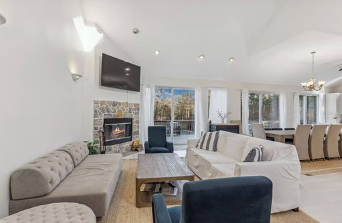 Hampton Bays House | Spacious Serene Woodland Home Near the Beach